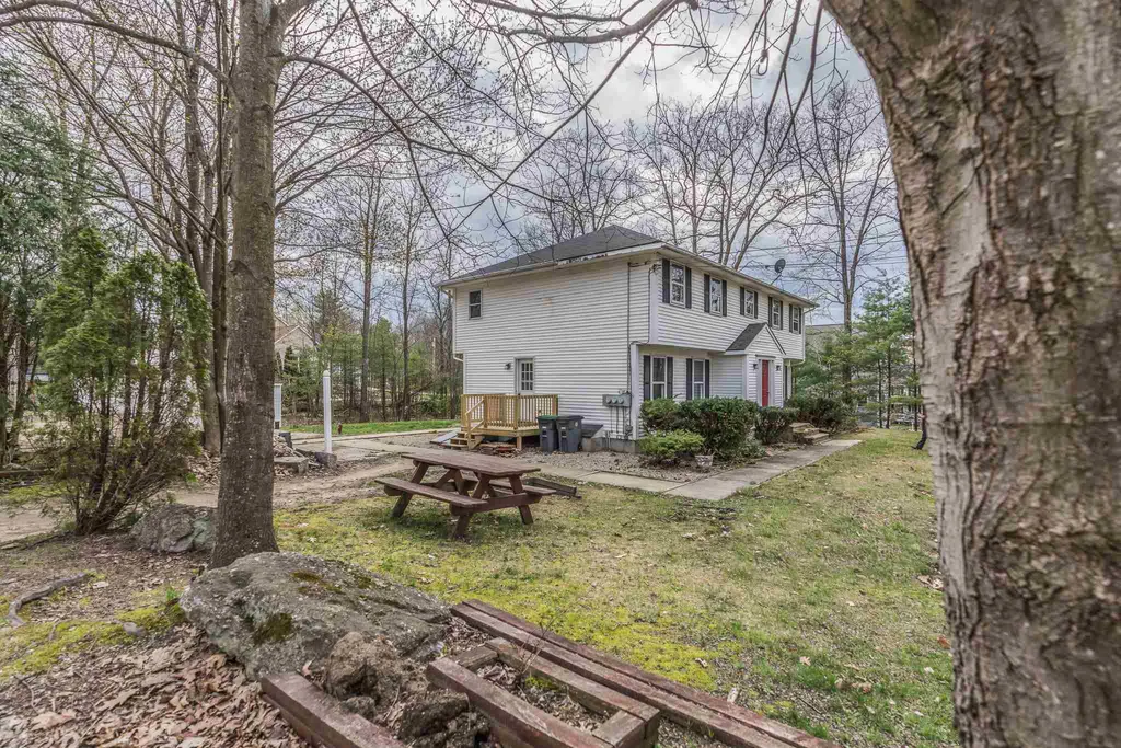 49 Farmer Road Hooksett NH 03106