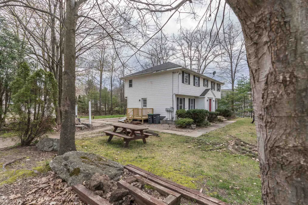 49 Farmer Road Hooksett NH 03106