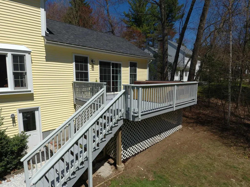 4 King John Drive Londonderry NH 03053