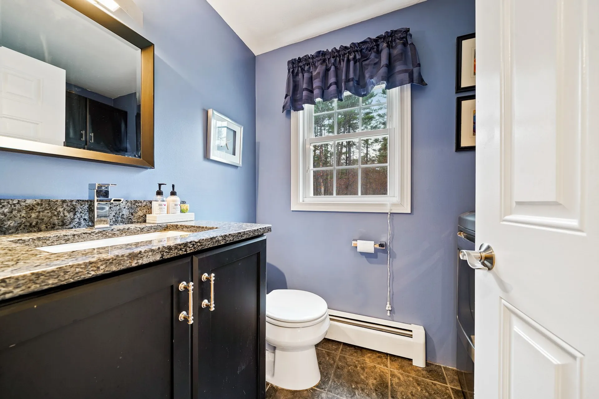 4 King John Drive Londonderry NH 03053