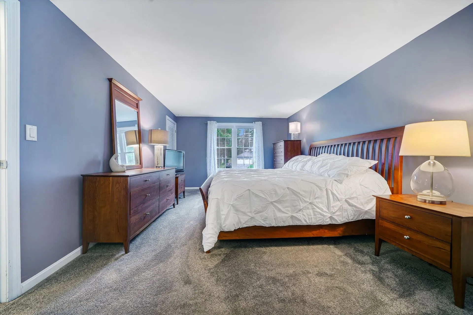 4 King John Drive Londonderry NH 03053