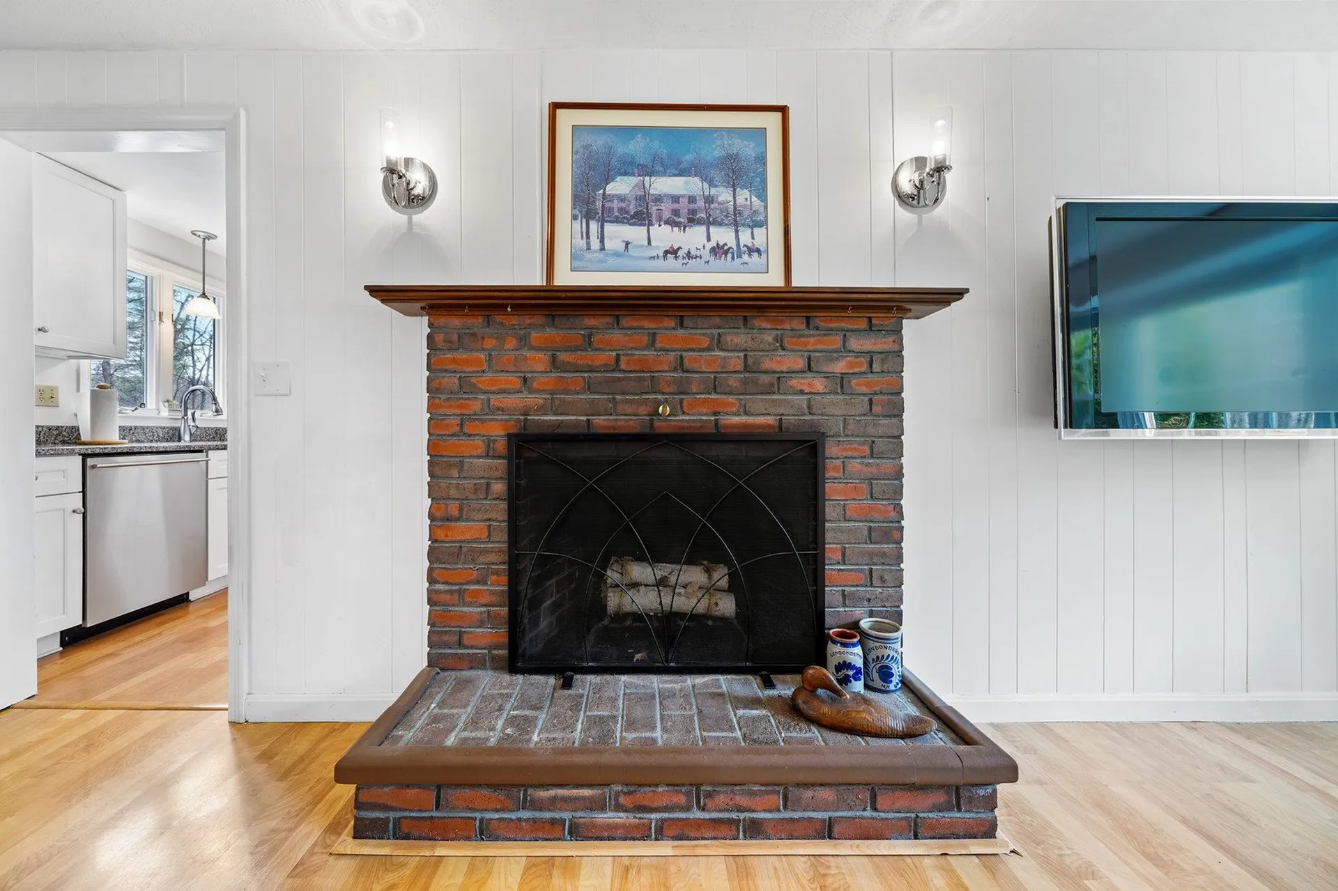 4 King John Drive Londonderry NH 03053