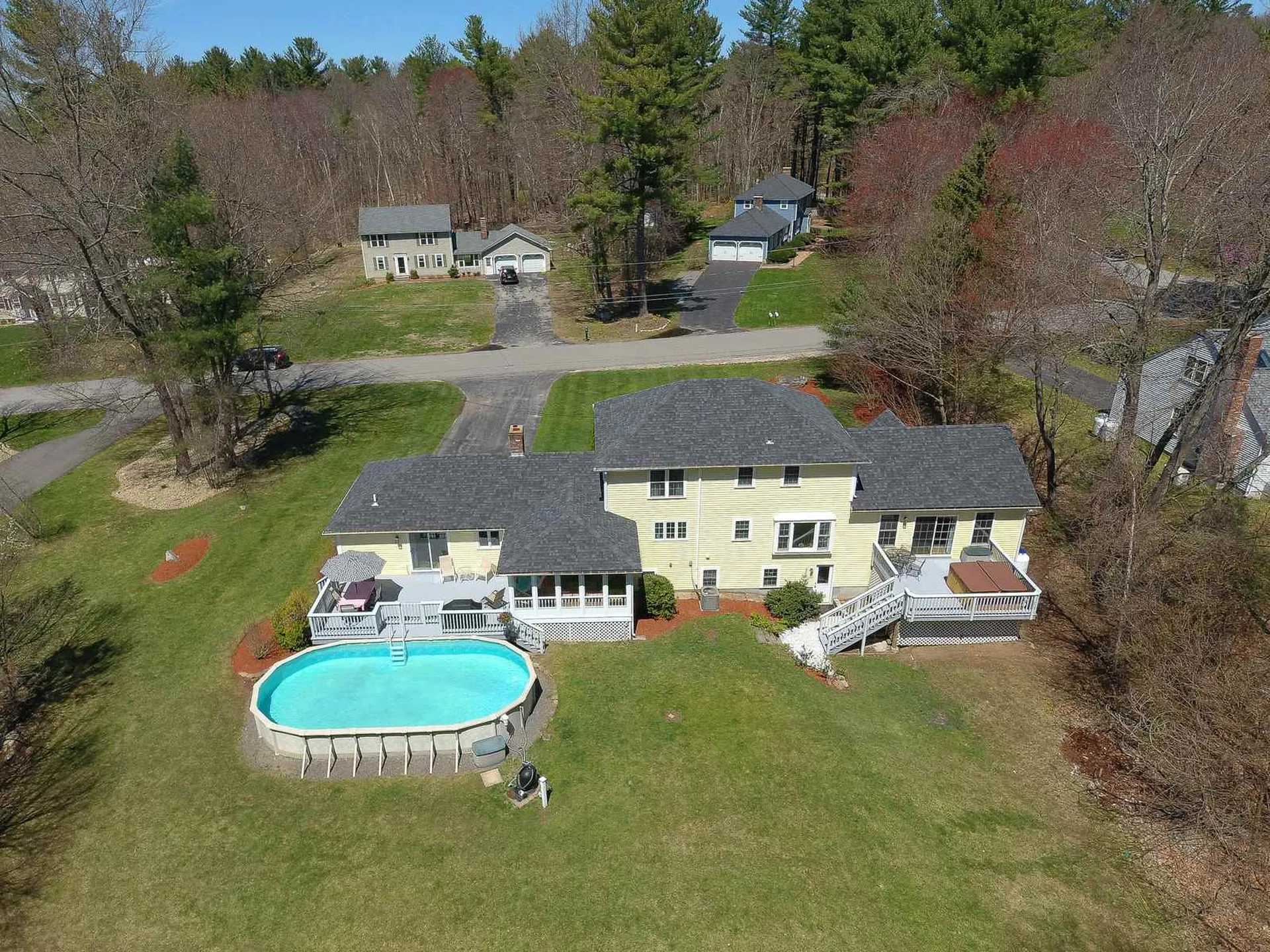 4 King John Drive Londonderry NH 03053