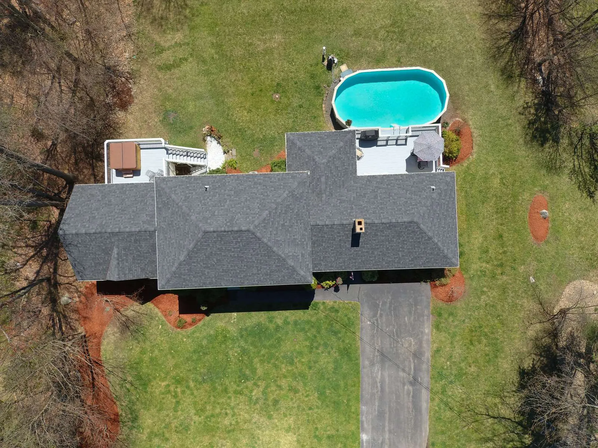 4 King John Drive Londonderry NH 03053