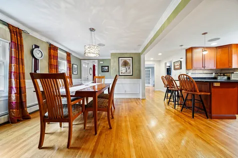 4 King John Drive Londonderry NH 03053