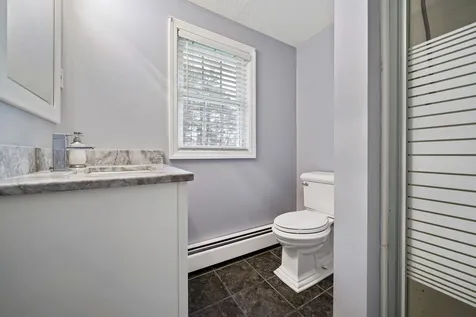 4 King John Drive Londonderry NH 03053