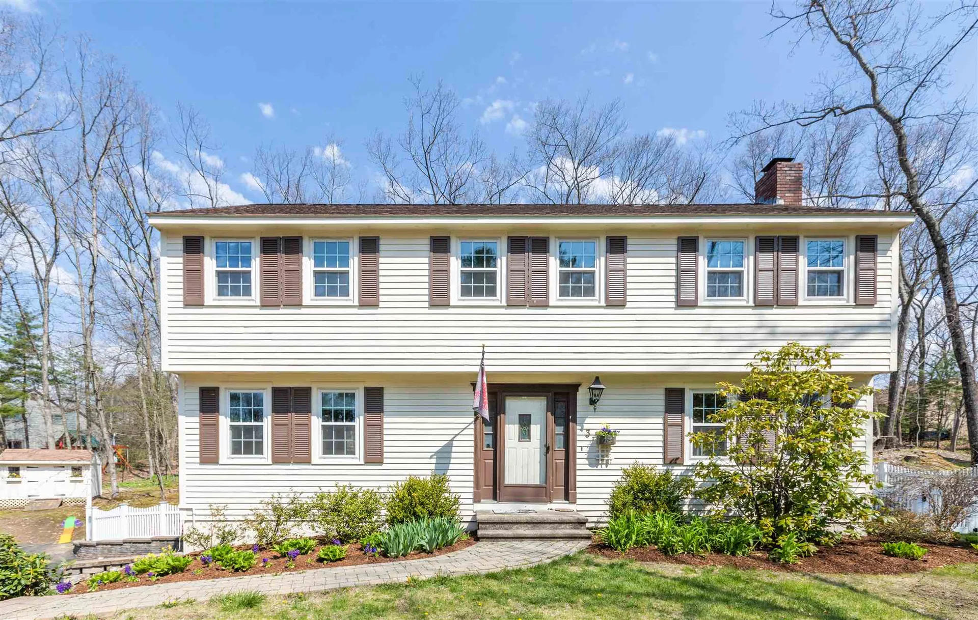 3 Divinity Circle Nashua NH 03063