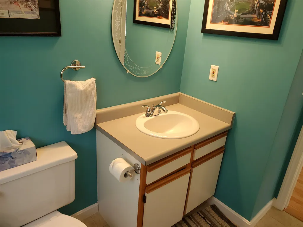 2 Shamrock Lane East Kingston NH 03827