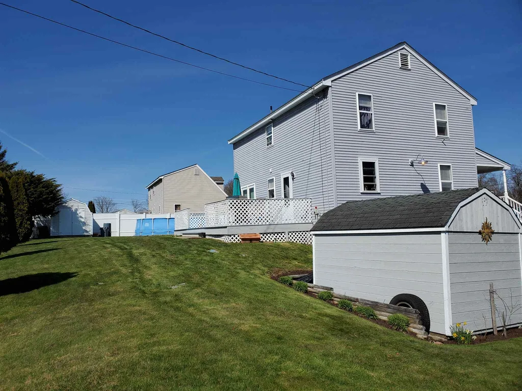 2 Shamrock Lane East Kingston NH 03827