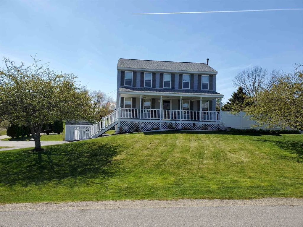 2 Shamrock Lane East Kingston NH 03827