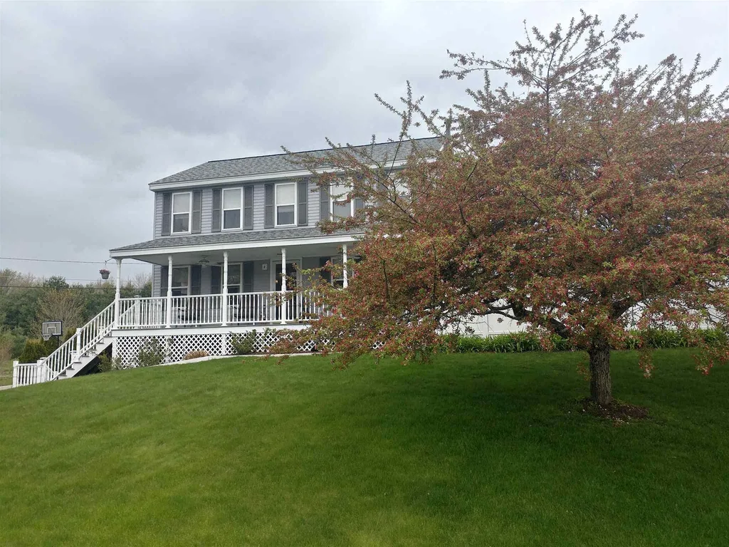 2 Shamrock Lane East Kingston NH 03827