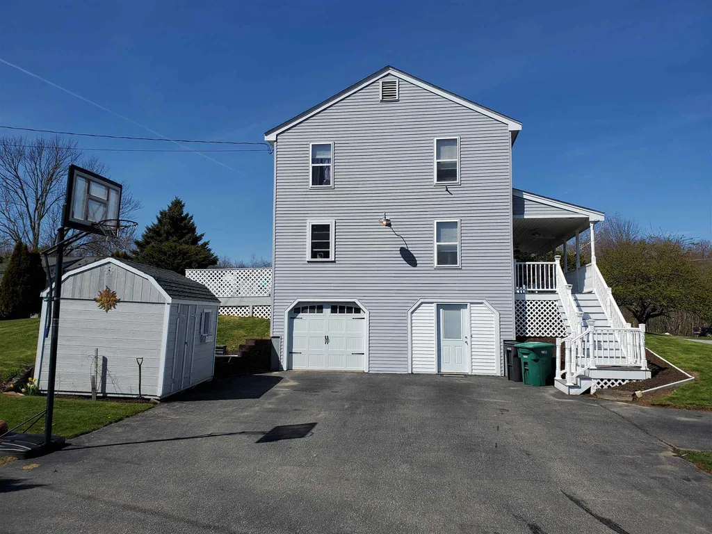 2 Shamrock Lane East Kingston NH 03827