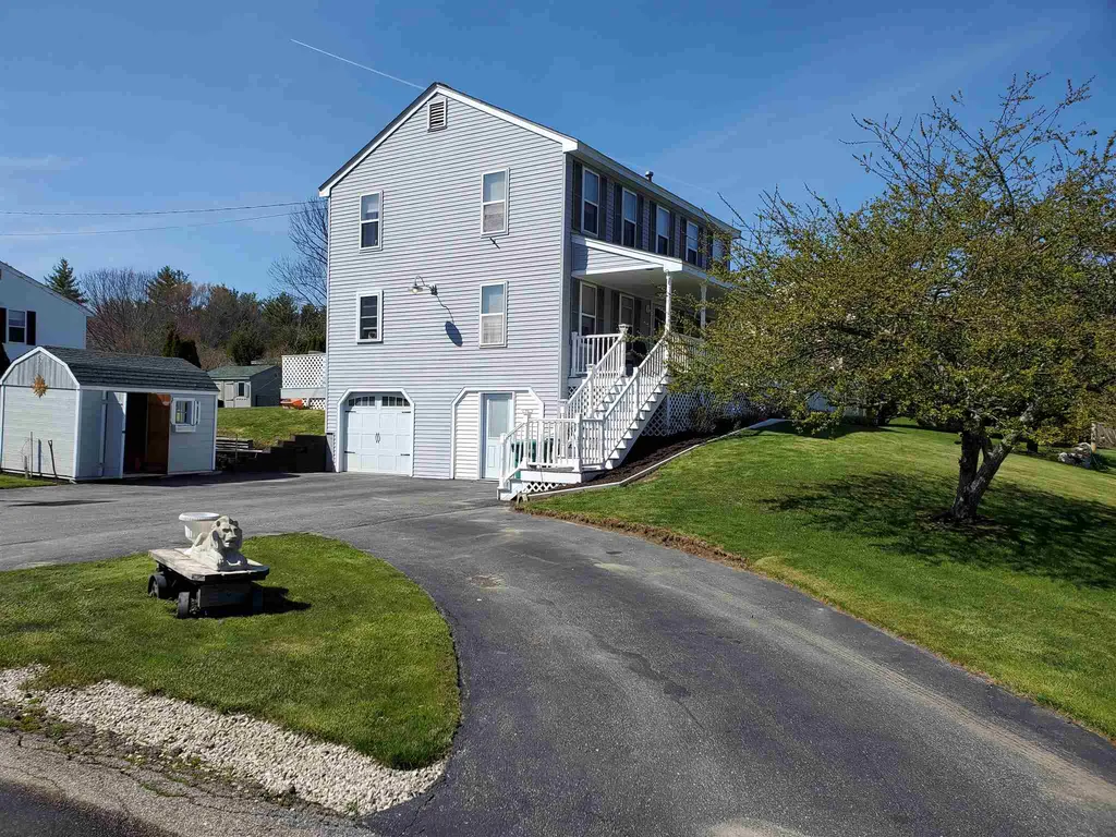 2 Shamrock Lane East Kingston NH 03827