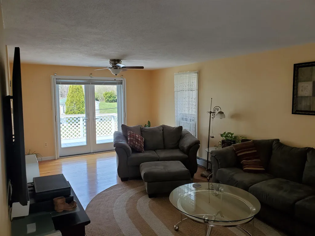 2 Shamrock Lane East Kingston NH 03827