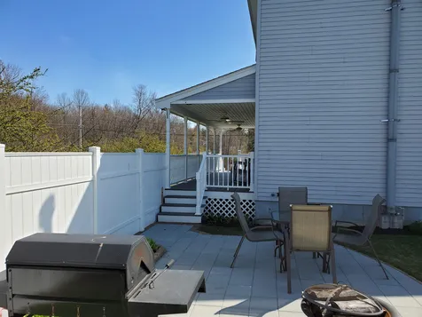 2 Shamrock Lane East Kingston NH 03827