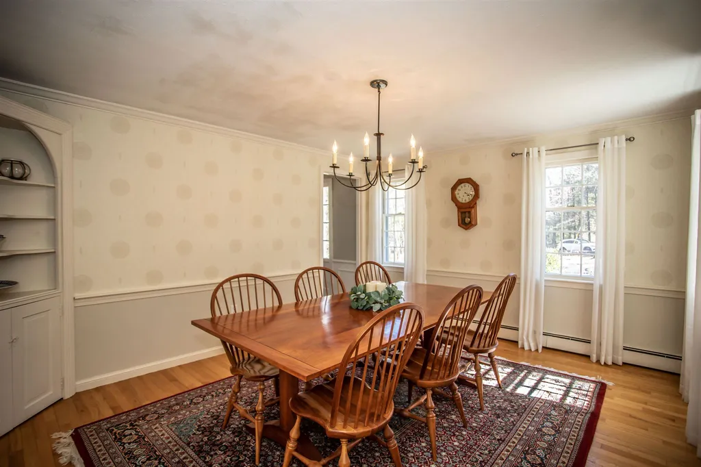 41 Indian Rock Road Nashua NH 03063