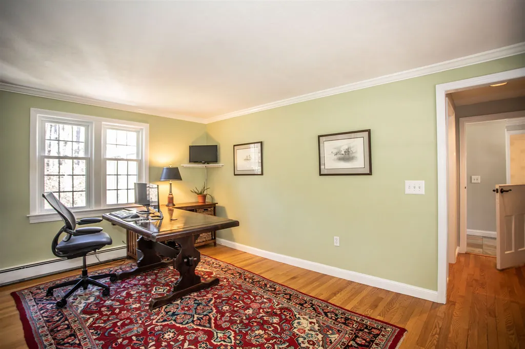 41 Indian Rock Road Nashua NH 03063