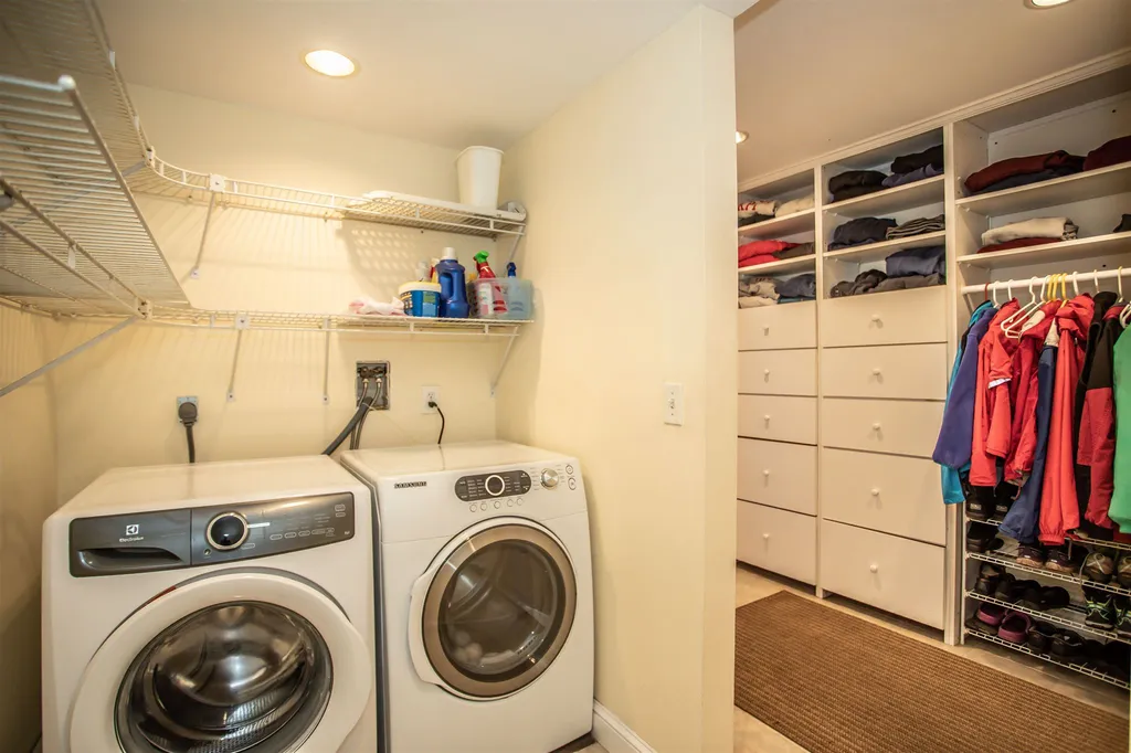 41 Indian Rock Road Nashua NH 03063
