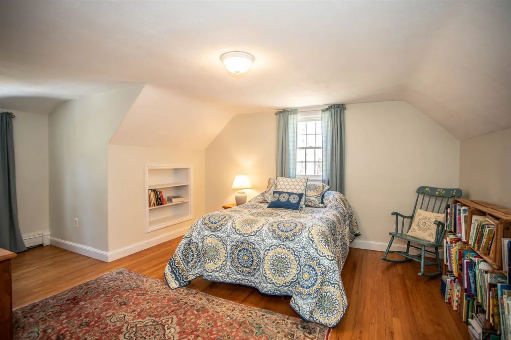 41 Indian Rock Road Nashua NH 03063