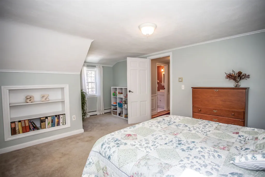 41 Indian Rock Road Nashua NH 03063