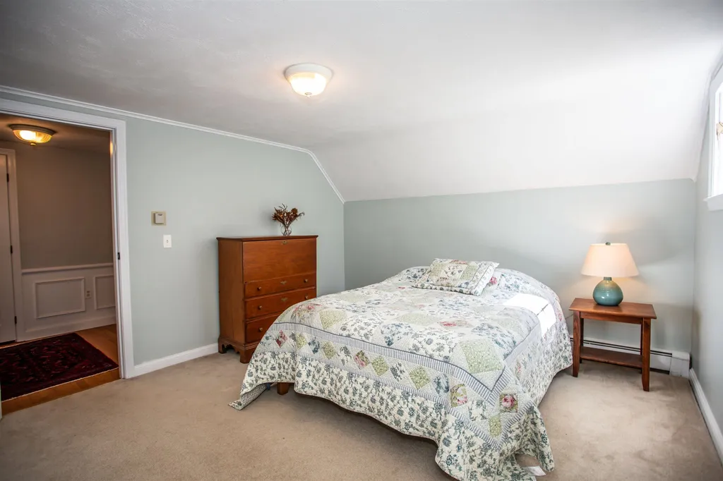 41 Indian Rock Road Nashua NH 03063