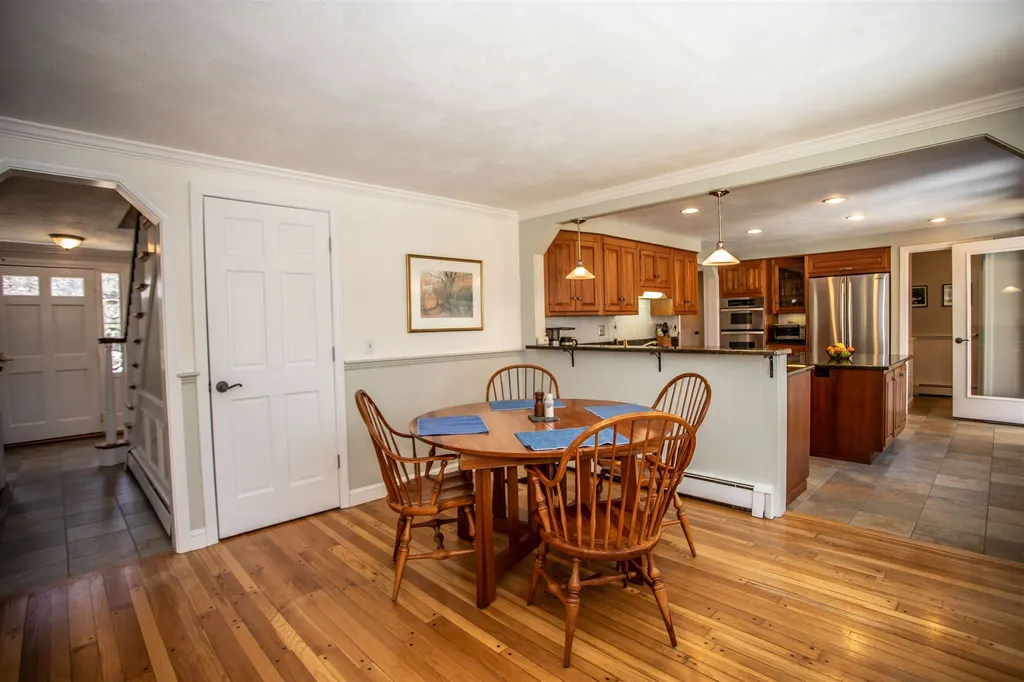 41 Indian Rock Road Nashua NH 03063