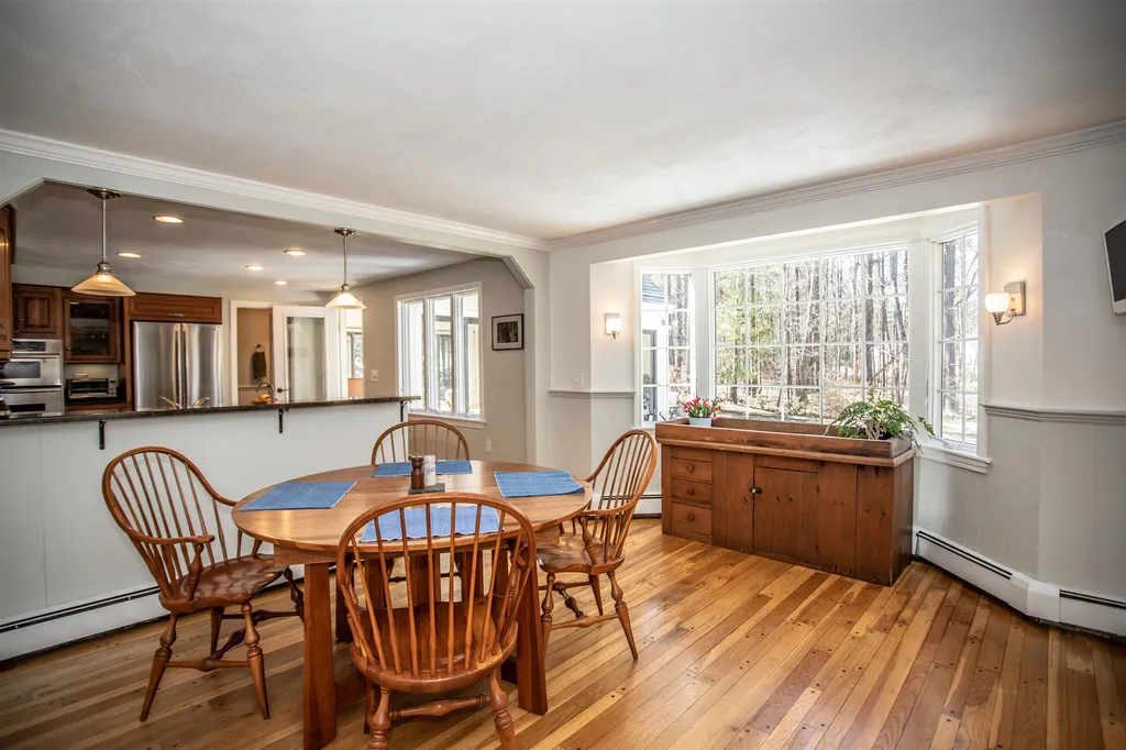 41 Indian Rock Road Nashua NH 03063