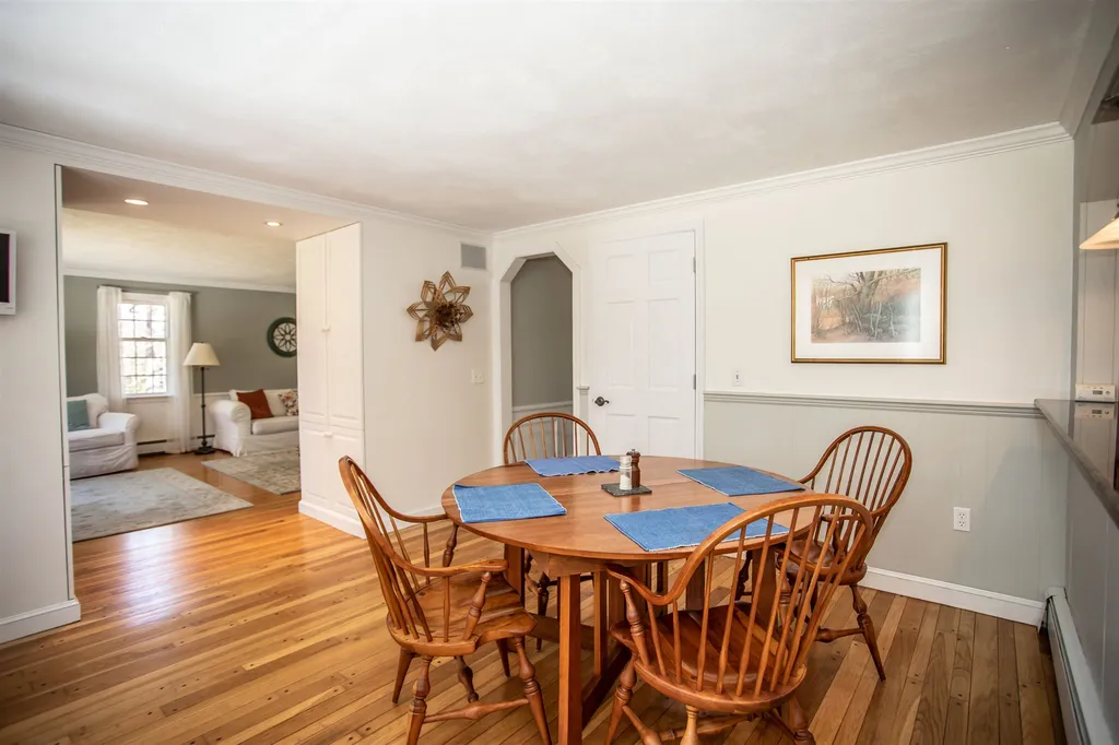 41 Indian Rock Road Nashua NH 03063