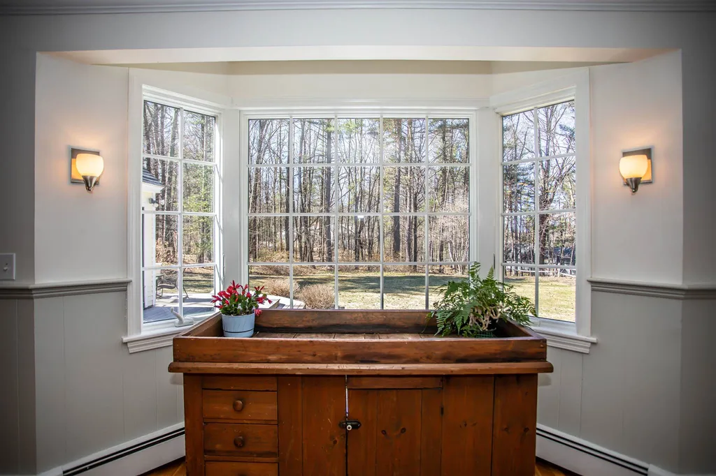 41 Indian Rock Road Nashua NH 03063