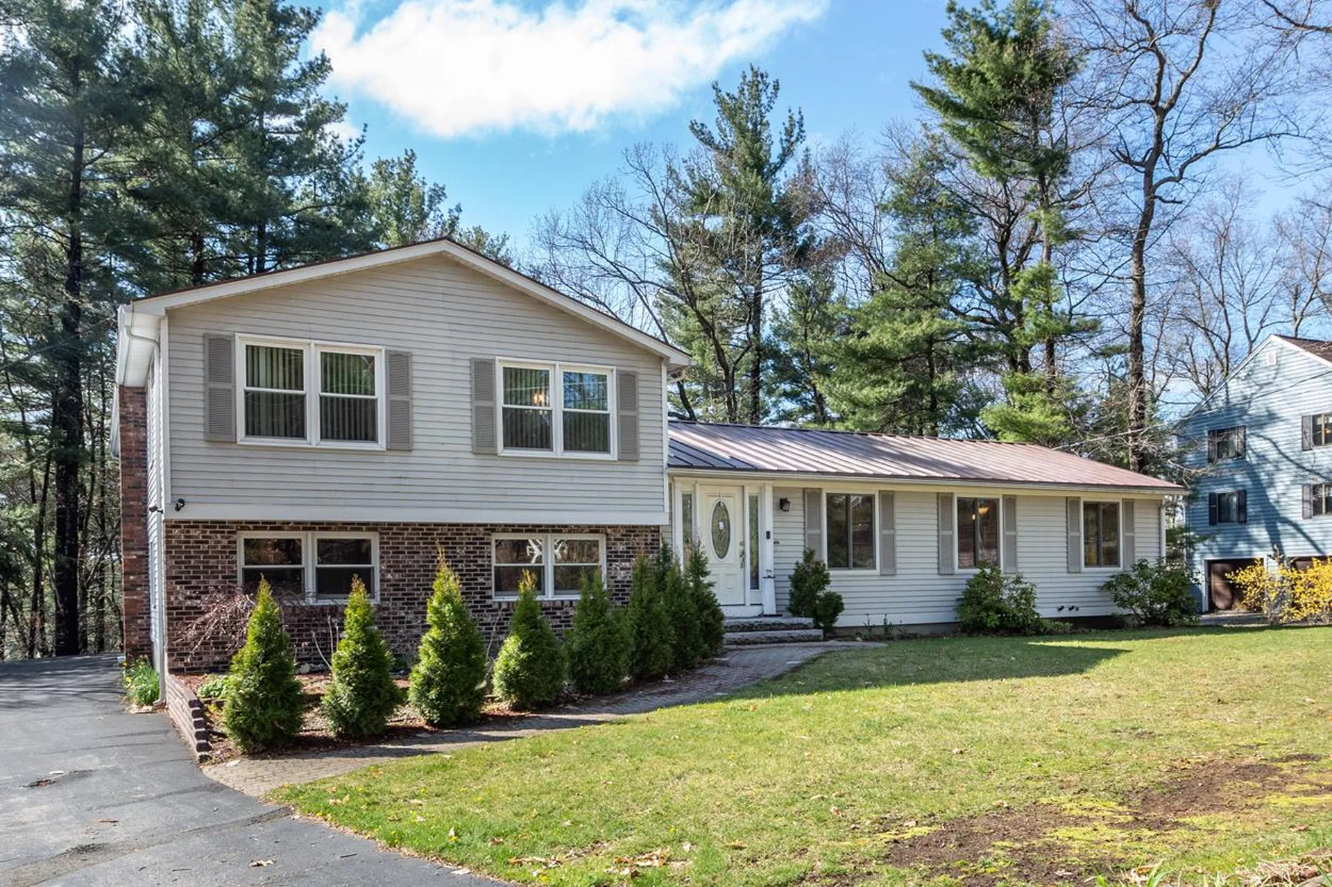 23 Middle Dunstable Road Nashua NH 03062