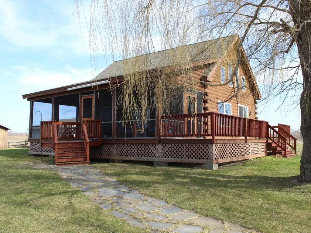 2733 West Shore Road Alburgh VT 05440