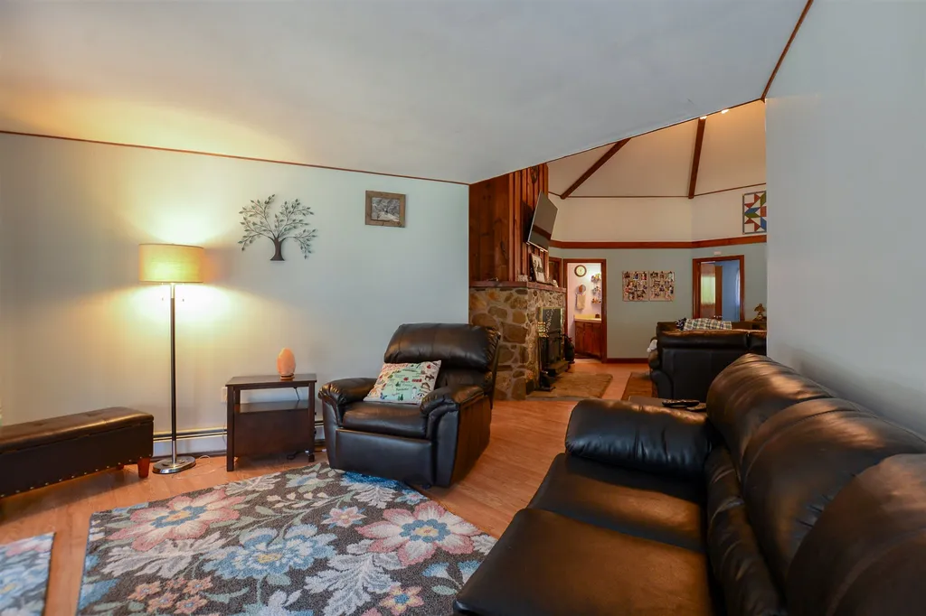 22 Strafford Road Rochester NH 03867