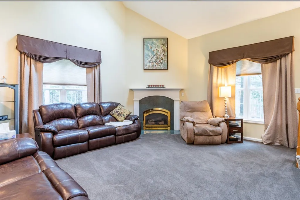 7 Rimmon Court Merrimack NH 03054