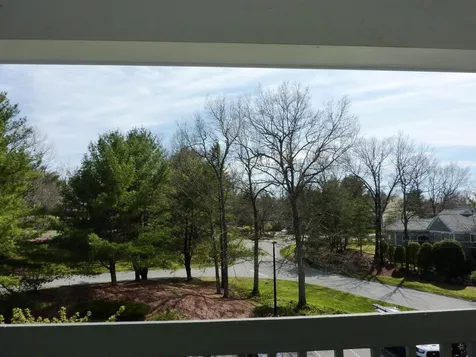 30-305 Ledgewood Hills Drive Nashua NH 03062