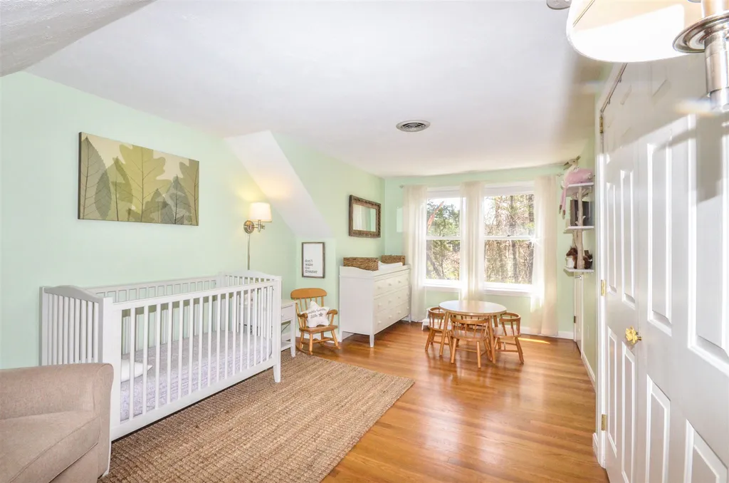 11 Quail Court Manchester NH 03109