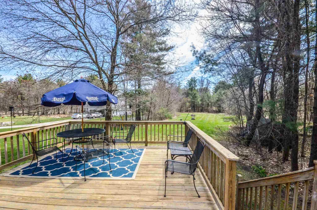 11 Quail Court Manchester NH 03109