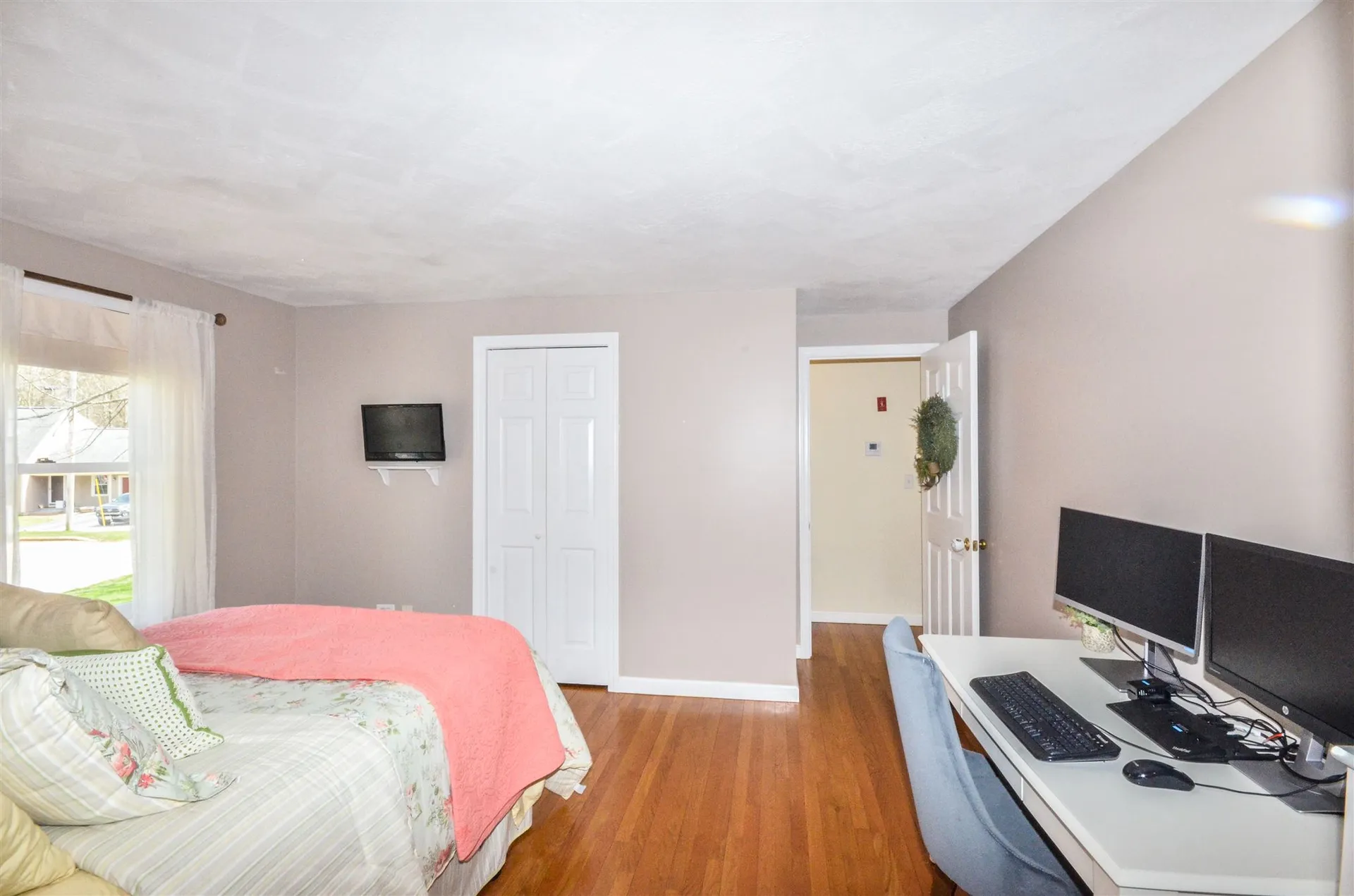 11 Quail Court Manchester NH 03109