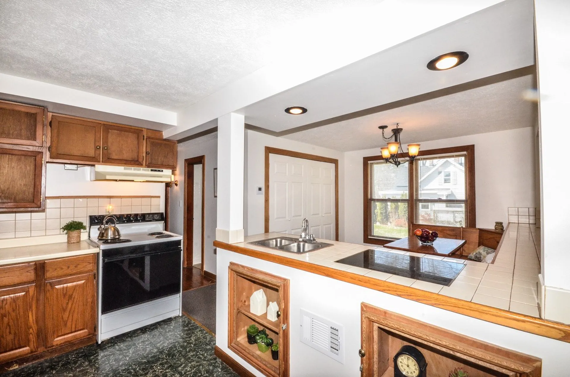 134 Longwood Avenue Manchester NH 03103
