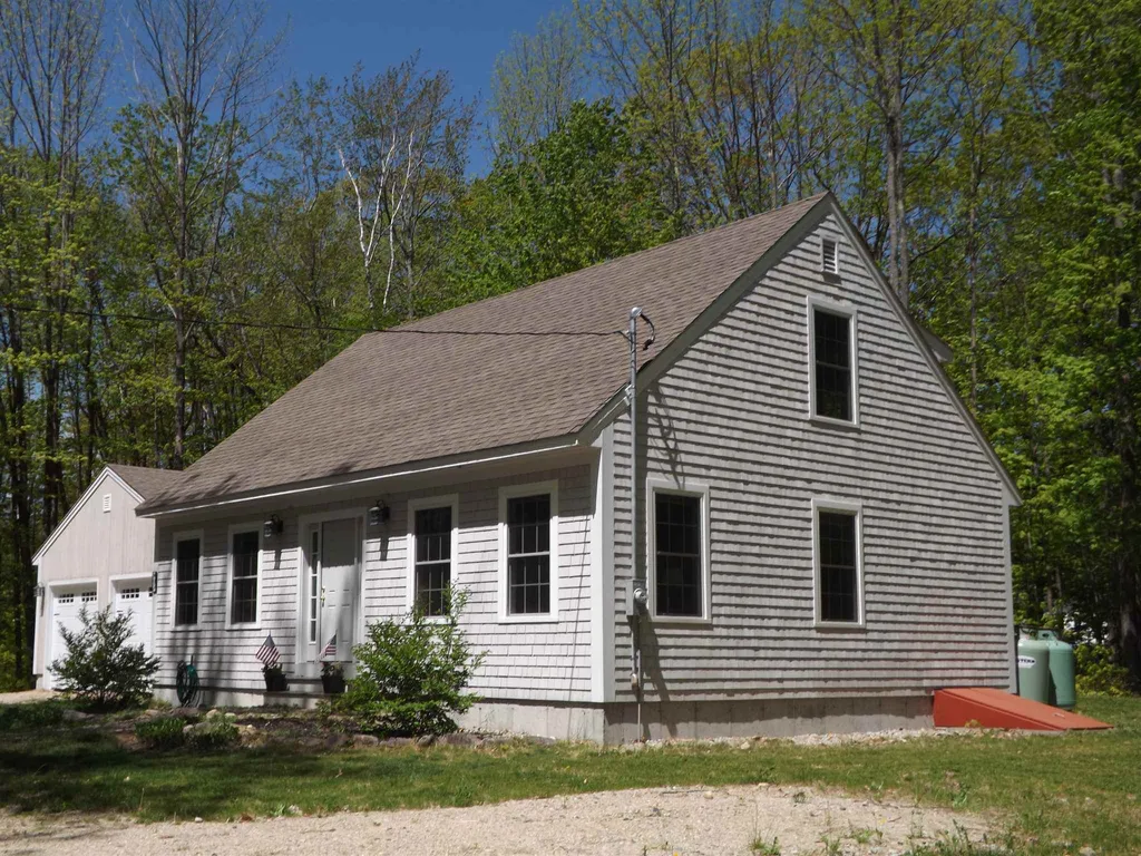 9 Curries Way Brookfield NH 03872