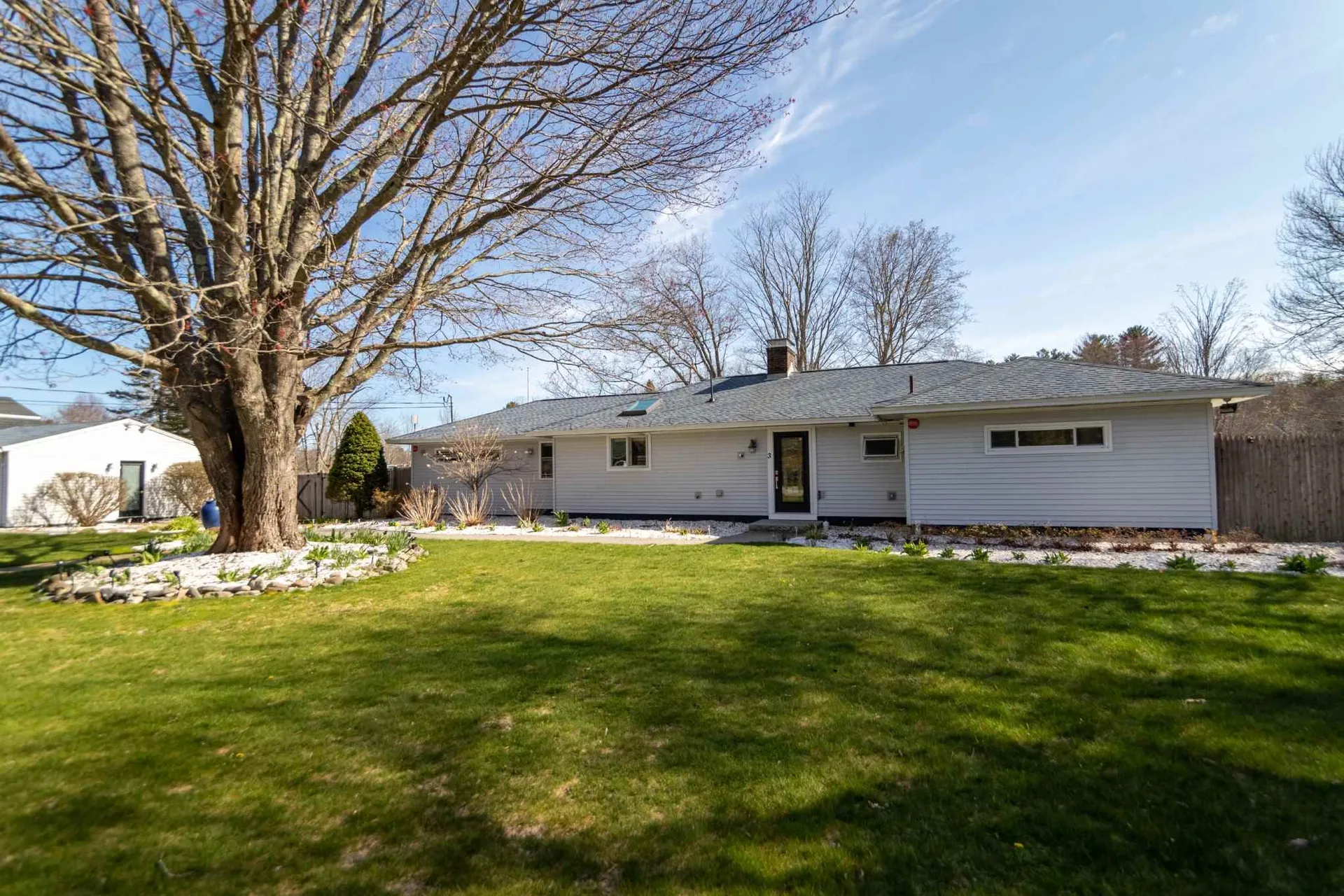 3 River Road North Hampton NH 03862