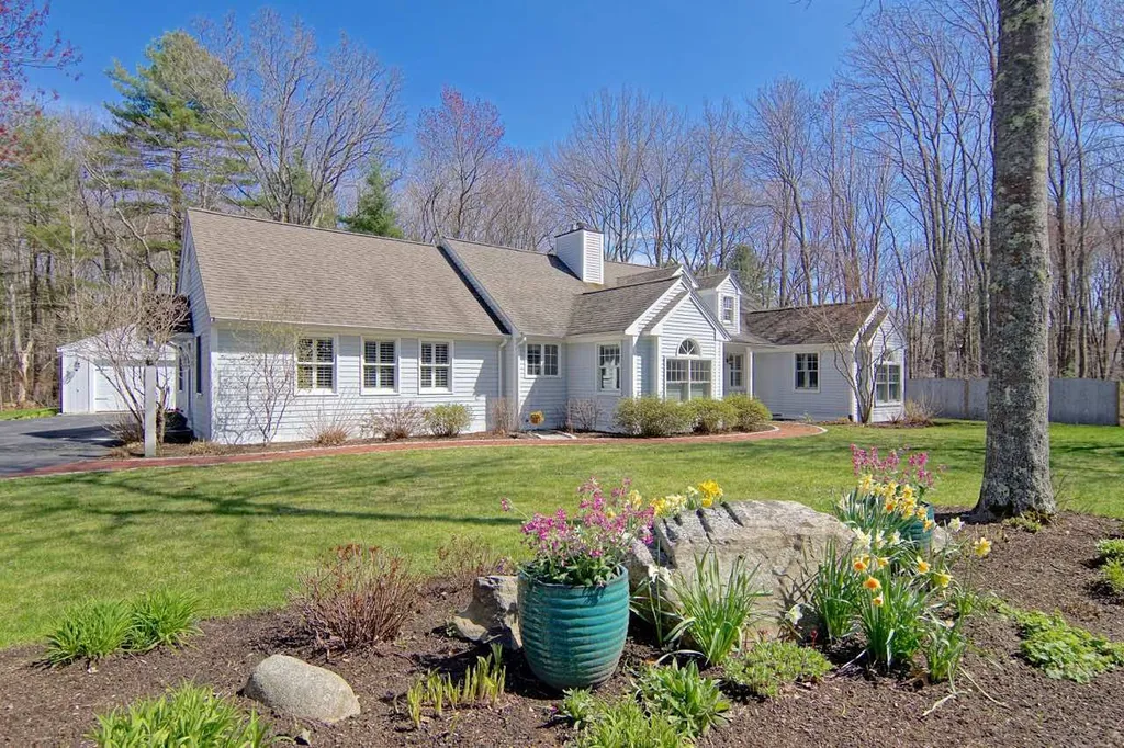 24 Vanderpool Drive Hampton NH 03842