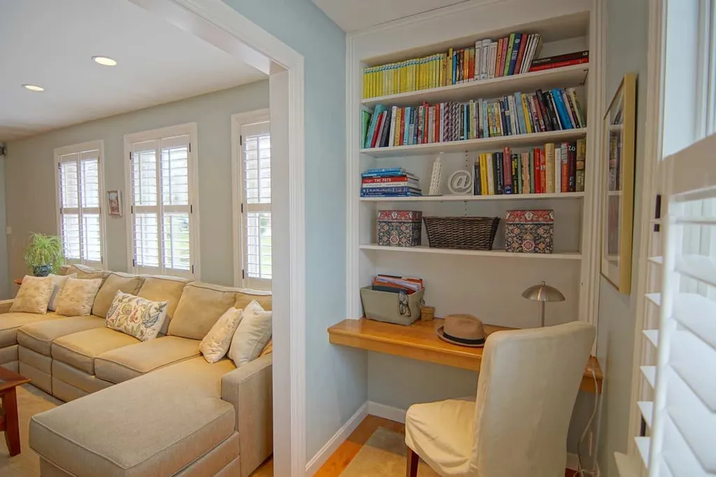 24 Vanderpool Drive Hampton NH 03842