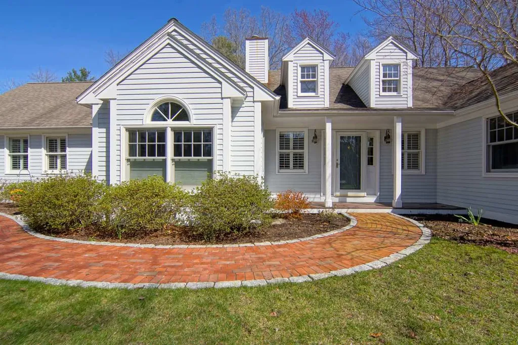 24 Vanderpool Drive Hampton NH 03842