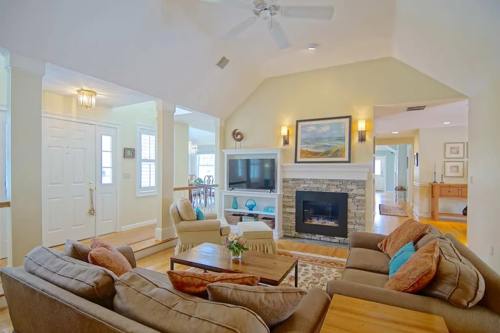 24 Vanderpool Drive Hampton NH 03842