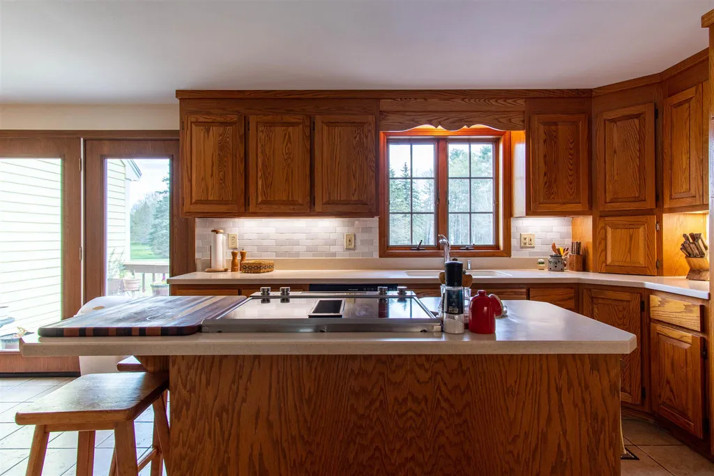 2 Washington Way Kingston NH 03848