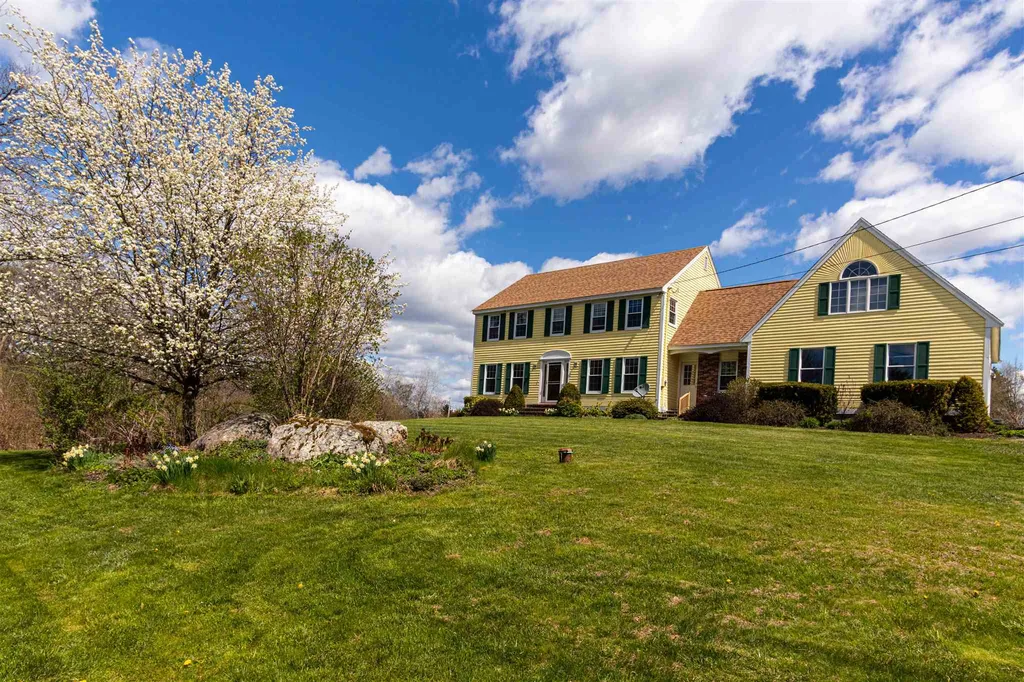 2 Washington Way Kingston NH 03848