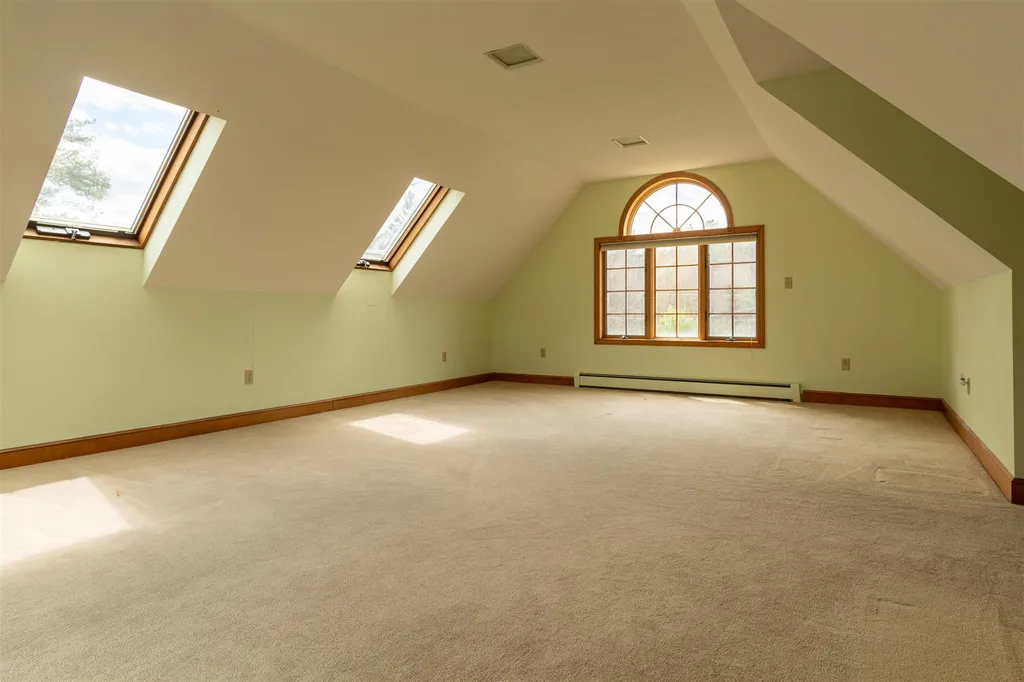 2 Washington Way Kingston NH 03848