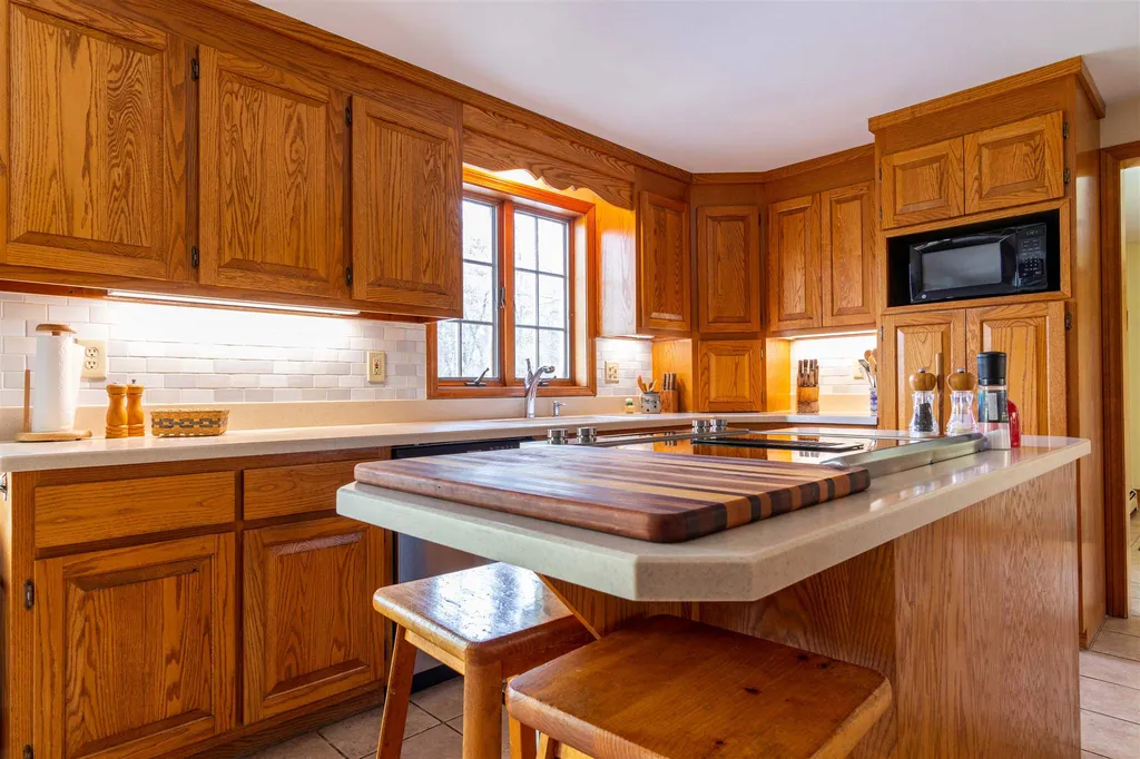 2 Washington Way Kingston NH 03848