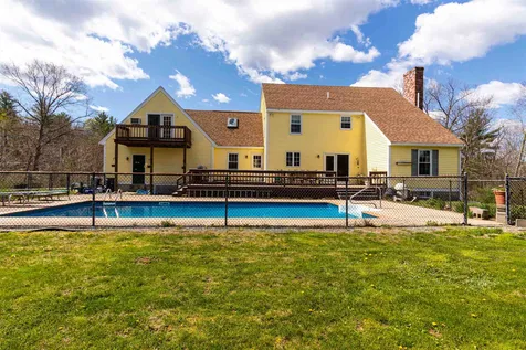 2 Washington Way Kingston NH 03848
