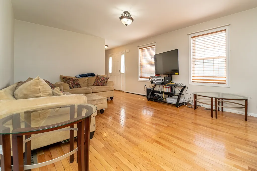 61 Hawthorne Circle Somersworth NH 03878